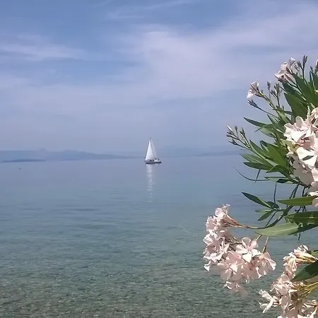 Ampelaki Apartment *