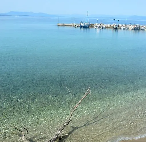 アパート Ampelaki