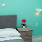 Ampelaki Apartment *